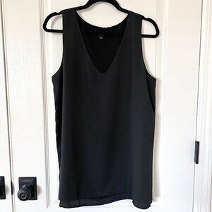 Ann Taylor Women's Black Sleeveless V-Neck Blouse Size Medium